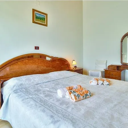 M&e Guest house